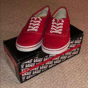 Red authentic lo pro Vans